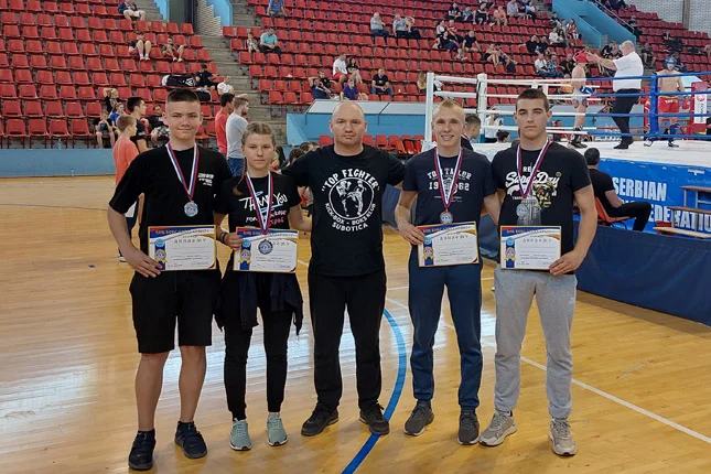 4 medalje za Top Fighter kikboksere na Prvenstvu Srbije